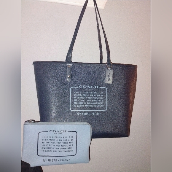 Coach Handbags - Coach Navy Blue and Light Blue Tote Bag Set